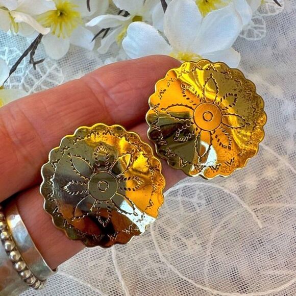 Vintage Gold Floral Engraved Concho Button Earrings - Picture 1 of 7